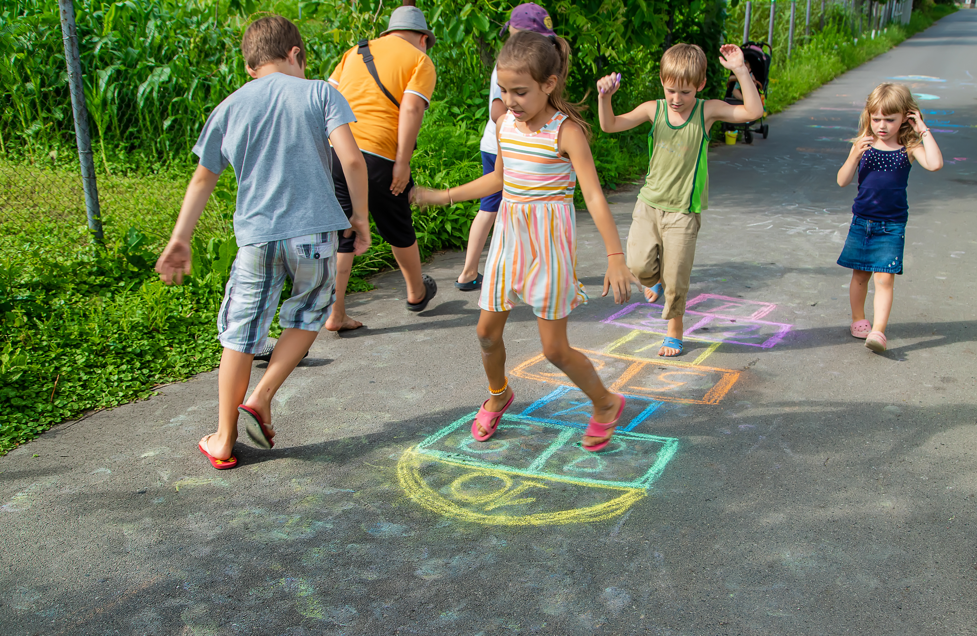Kinder- und Familien-Demo: Sichere Kieze, starke Kinder!